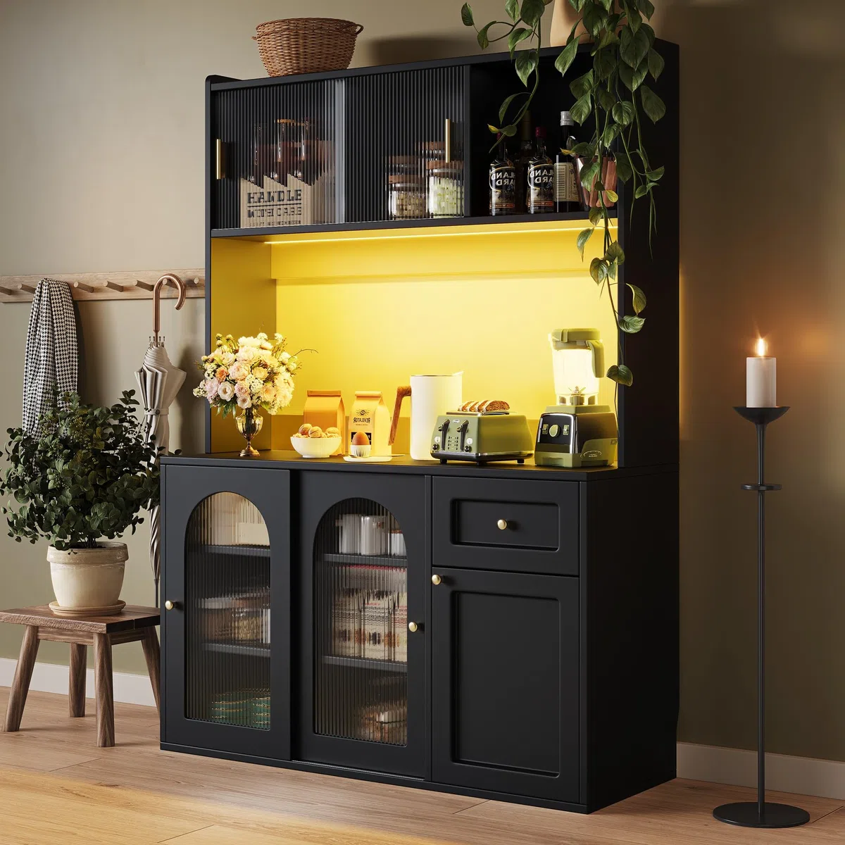 Armoire de cuisine avec éclairage LED, armoire haute, noire, MDF et panneau de particules, 120 x 35 x 167 cm, étagères réglables, portes en verre